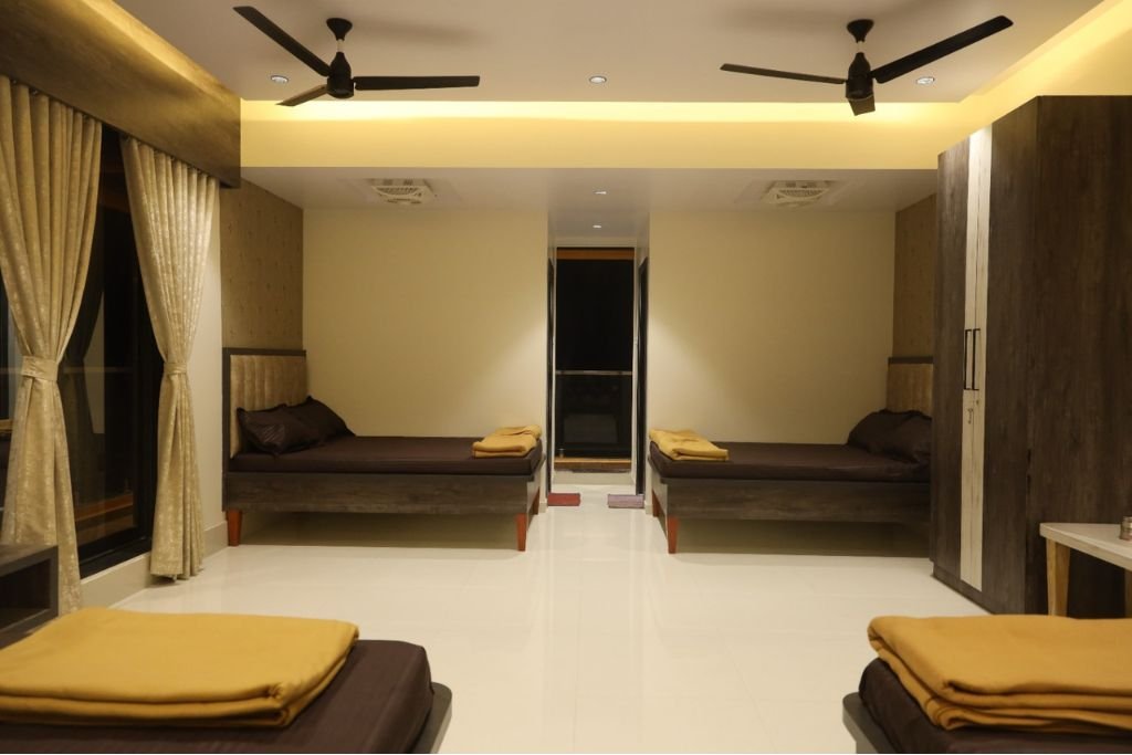 Executive Room with Garden Pool View - Image 2