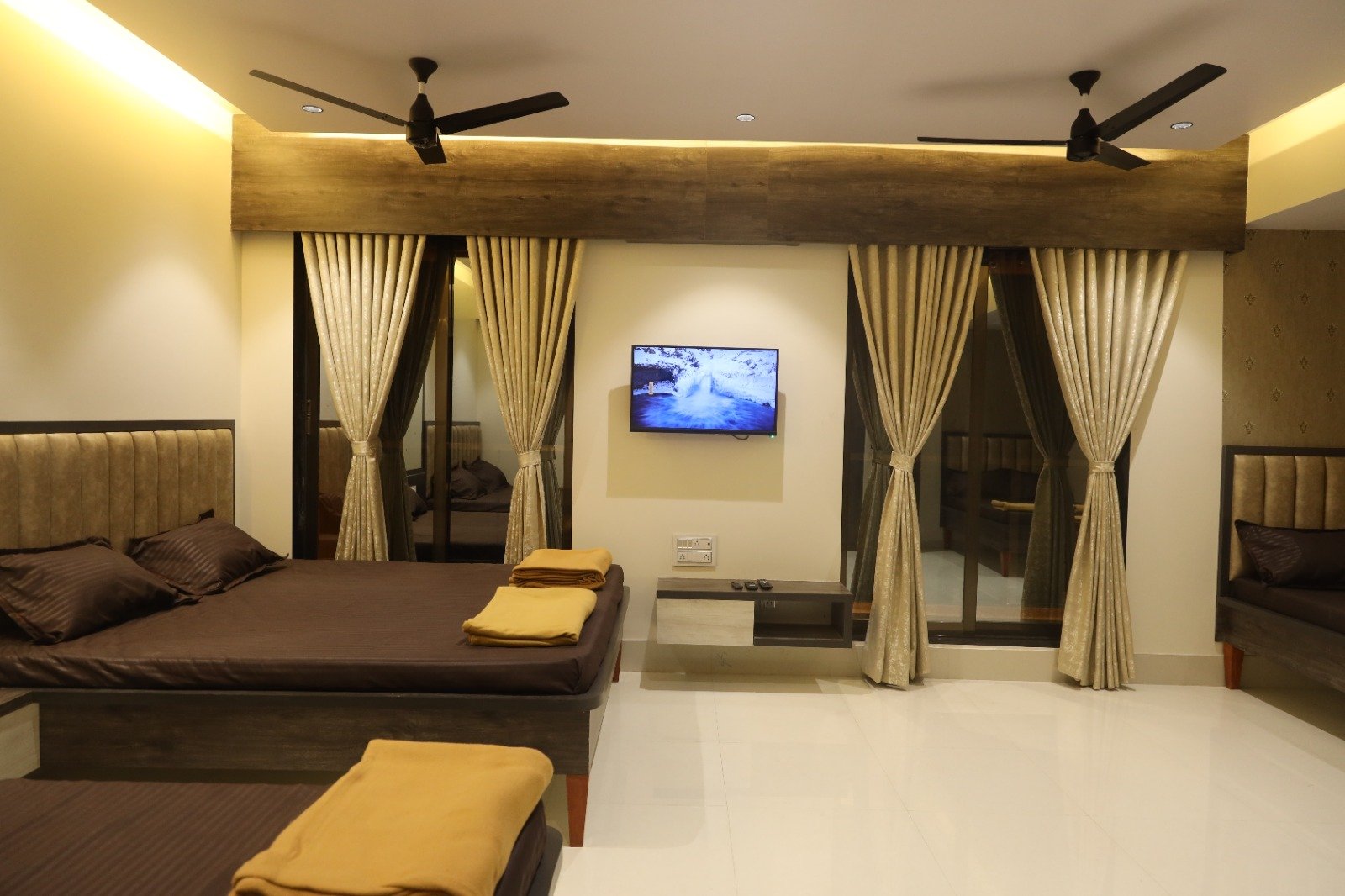 Executive Room with Garden Pool View - Image 1